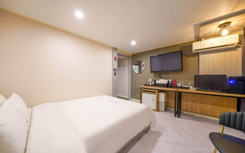 Bedroom 5, Daeyeon Welkin Hotel, Nam