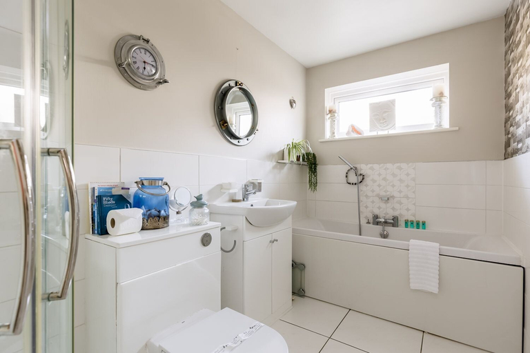 Bathroom 5, Water Hop, Poole