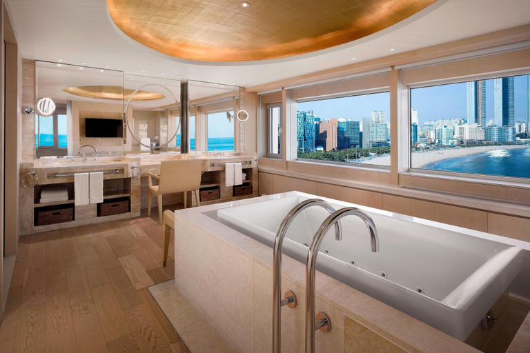 Bathroom 5, The Westin Josun Busan, Haeundae