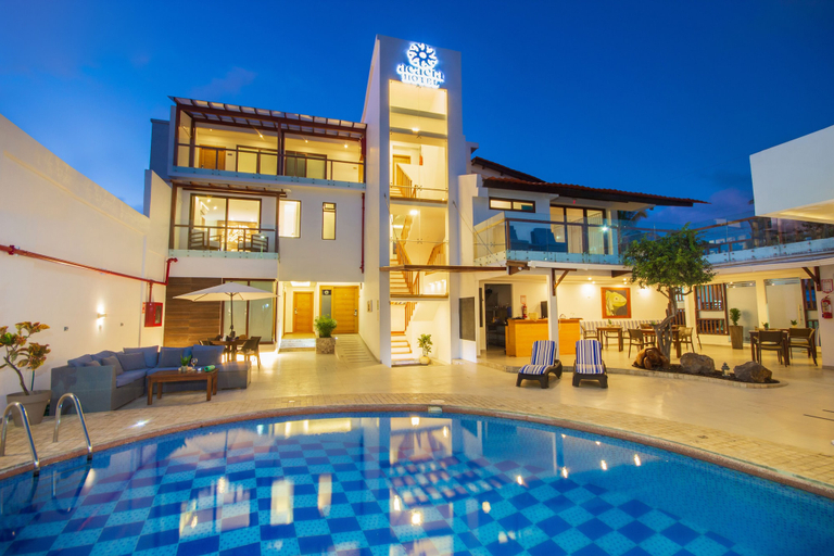 Exterior & Views