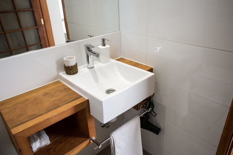 Bathroom 5, Casa Galos Hotel & Lofts, Valparaíso