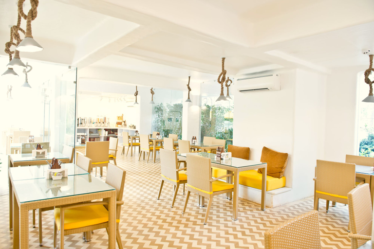 Food & Drinks 5, Bloom Hotel – Calangute, North Goa