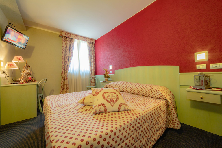 Bedroom 2, Hotel Astoria Cervinia, Aosta
