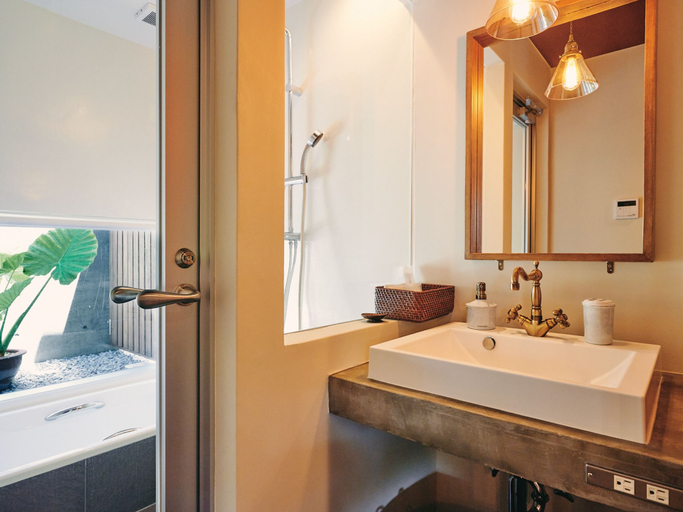 Bathroom 3, IMAGINE OKINAWA, Motobu