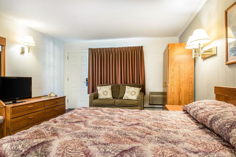 Bedroom 2, Rodeway Inn Waterford - New London, New London