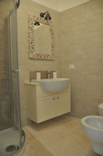 Bathroom 5, Porta Barsento B&B, Bari
