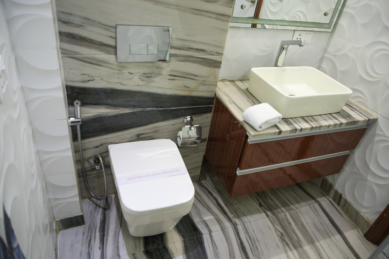 Bathroom 4, Hotel SM Palace, Delhi