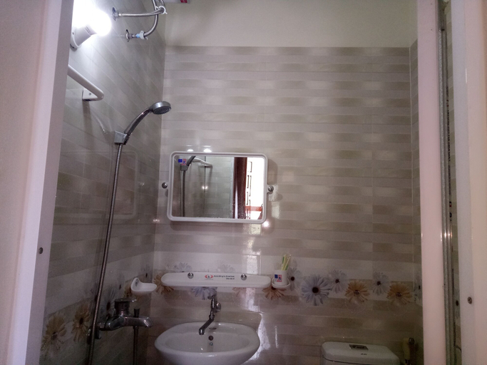 Bathroom 3, Diep Le Homestay, Bố Trạch