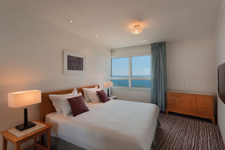 Bedroom 5, Sea Tower by Isrotel Design