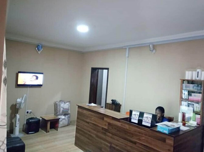 Others 5, O2 Apartments, Ido
