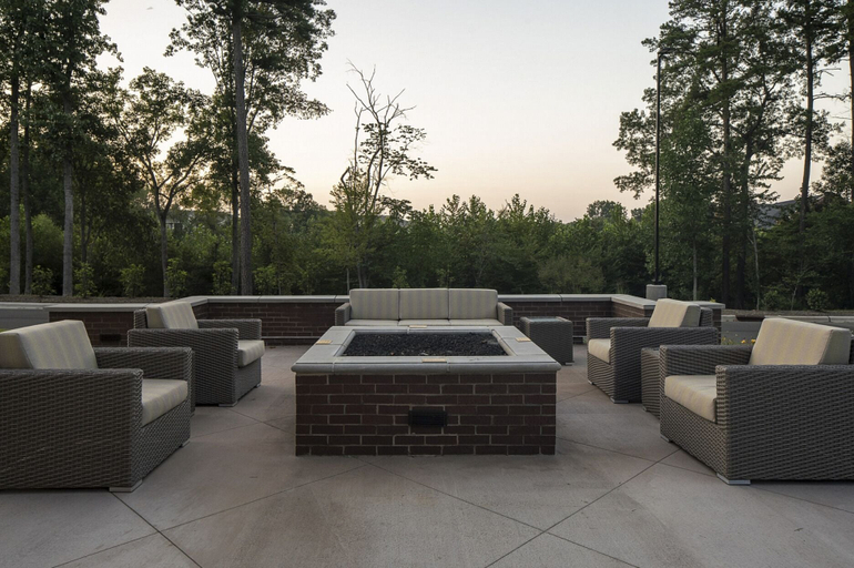 Food & Drinks 4, SpringHill Suites by Marriott Charlotte Huntersville, Mecklenburg