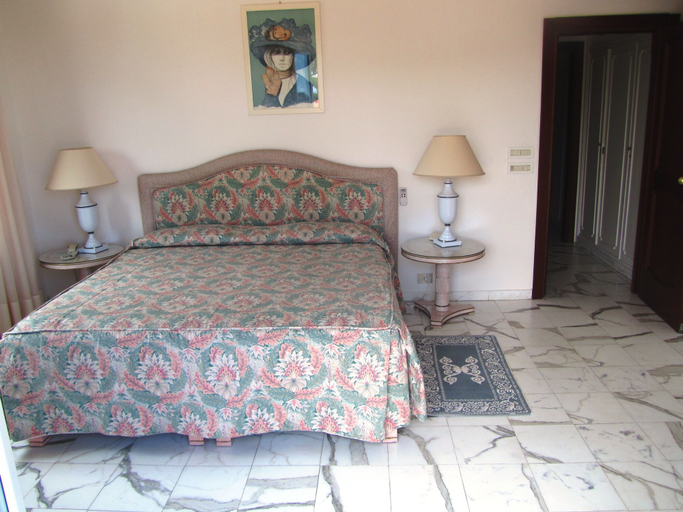 Bedroom 2, Hotel President, Lucca