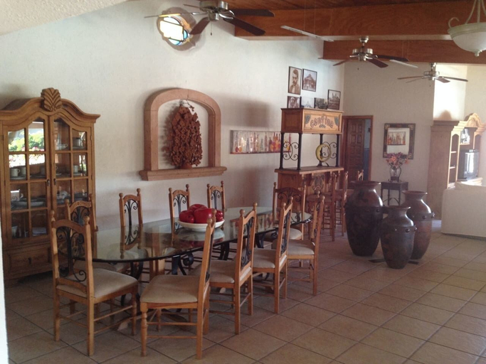 Food & Drinks, 6rec 24 Personas Quinta EN Xochitepec, Morelos QC, Temixco