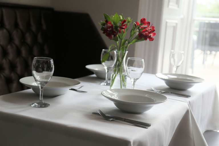 Food & Drinks 5, Hotel Tia, Sefton