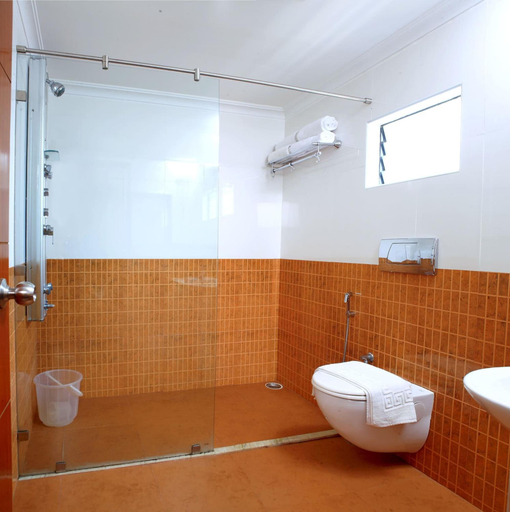 Bathroom 5, Hotel Aiswarya, Ernakulam