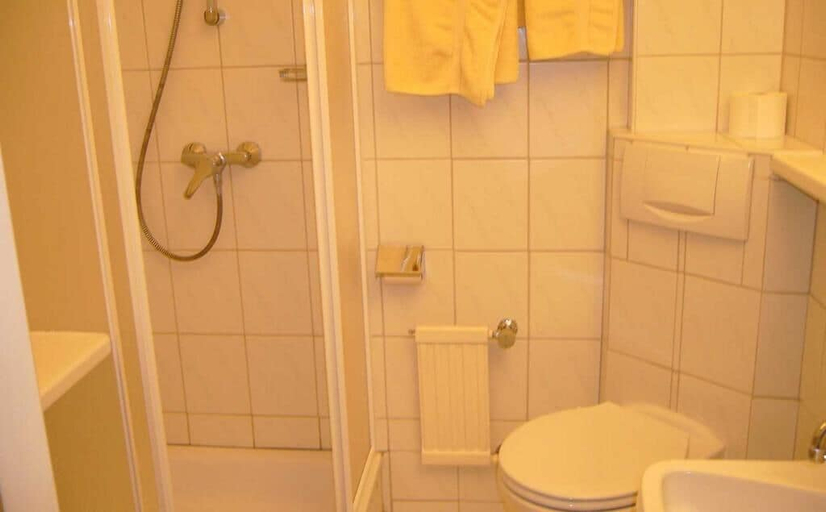 Bathroom, Haus Gugl by Skinetworks, Zell am See