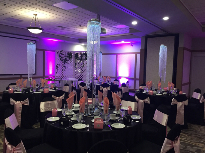 Food & Drinks 5, Canad Inns Destination Centre Transcona, Division No. 11