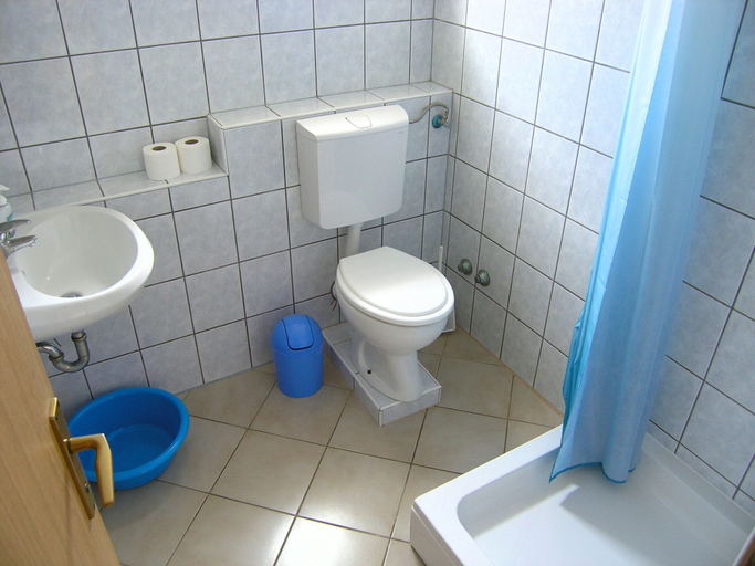 Bathroom 3, Apartments Merima, Krk