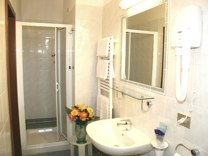 Bathroom 4, Eden, Florence