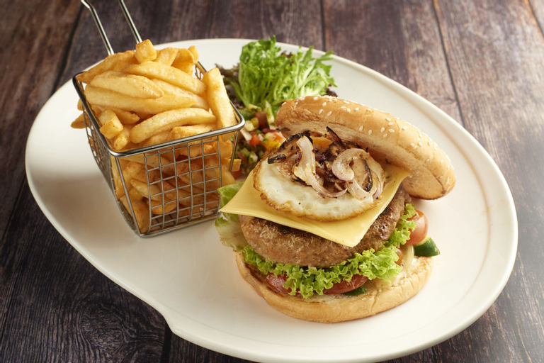 Food & Drinks 12