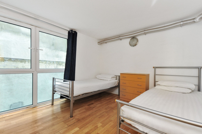 Bedroom 2, Access City, London