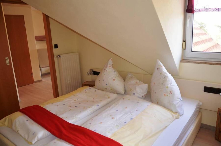 Bedroom 3, Kirschberghof - Adults Only, Würzburg