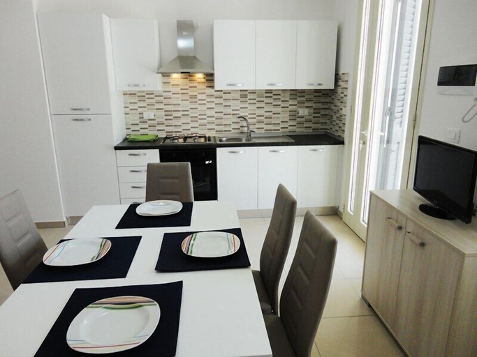 In-room dining 3, VersoSud - Acton Apartment 14, Lecce