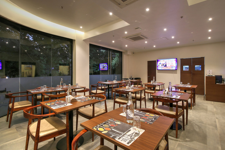 Food & Drinks 5, Hotel Mumbai House Ghansoli, Thane