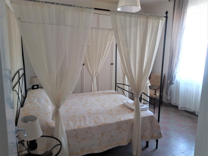 Bedroom 4, Corso Messina, Crotone
