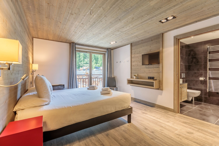 Bedroom 3, Victoria Lodge, Friendly Hotel, Savoie