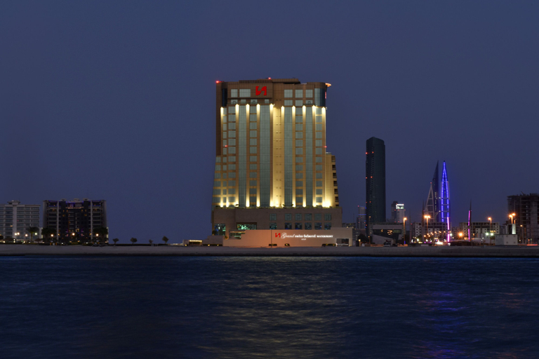 Exterior & Views 28