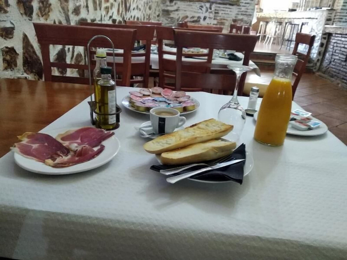 Food & Drinks 5, Hotel Las Palmeras by Vivere Stays, Badajoz
