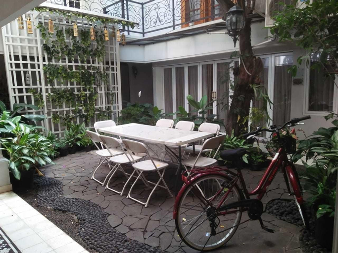 Exterior & Views 29