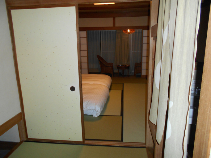 Bedroom 4, Breezbay Shuzenji Hotel, Izu