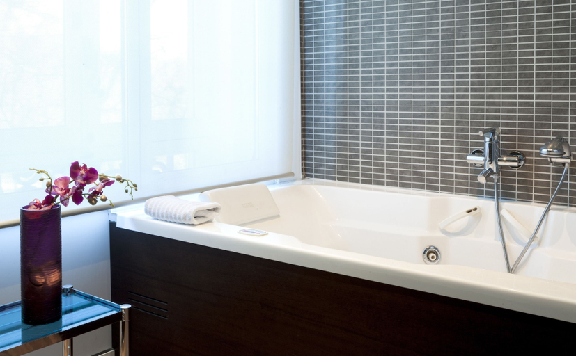 Bathroom 5, Hotel Palacio Del Retiro, Autograph Collection, Madrid