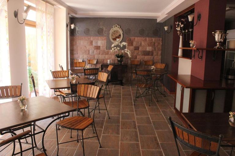 Food & Drinks, Hotel Meduza