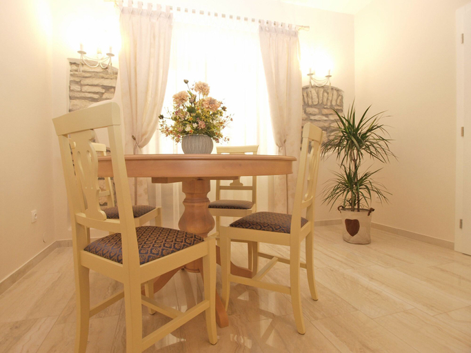 Others 5, Apartment 1654, Ližnjan