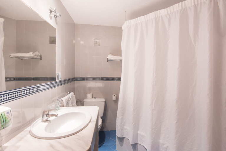 Bathroom 4, Hotel Santa Cruz, Granada