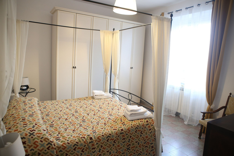 Bedroom 4, Corso Messina, Crotone