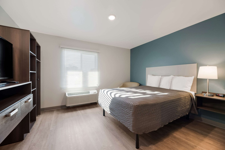 Bedroom 4, WoodSpring Suites Phoenix-Deer Valley, Maricopa