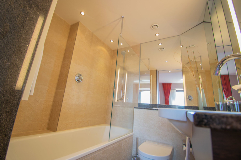 Bathroom 4, ART-Hotel Braun, Donnersbergkreis