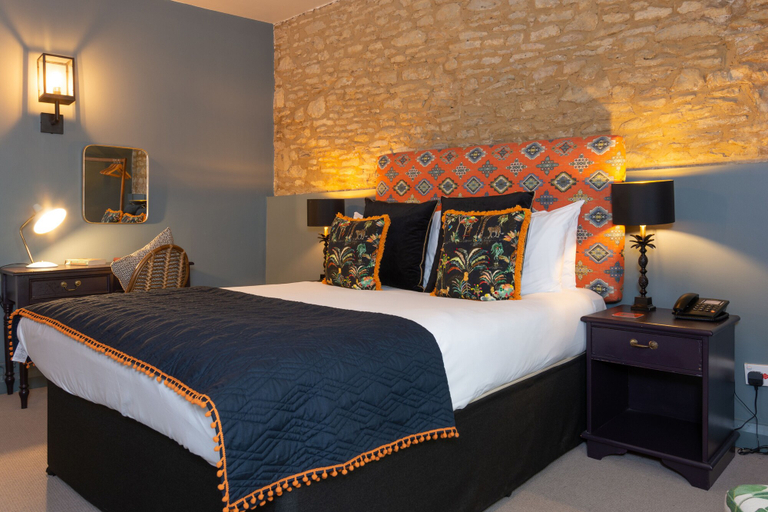 Bedroom 5, the Jersey Arms Hotel, Oxfordshire