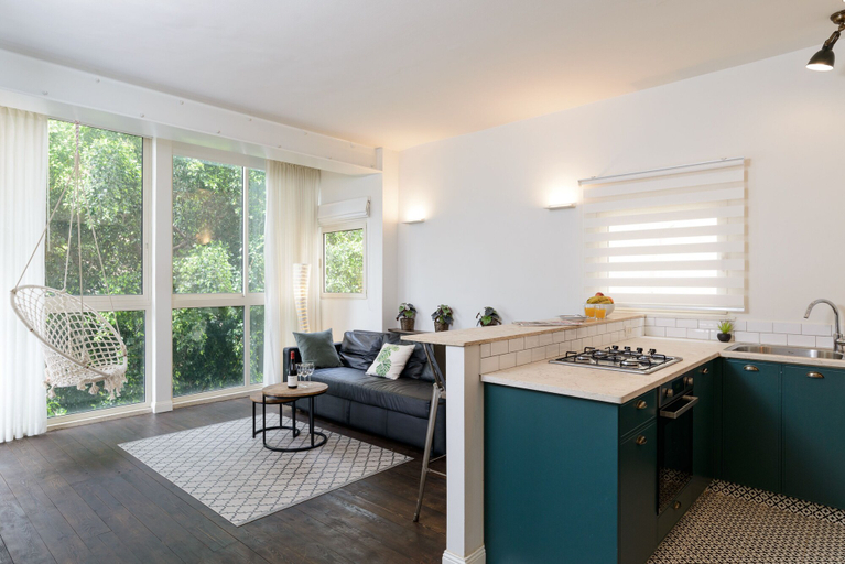 Others 4, Arlo by TLV2RENT