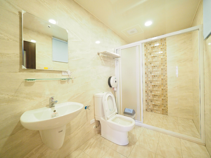 Bathroom 4, Love & Peace B&B, Taitung