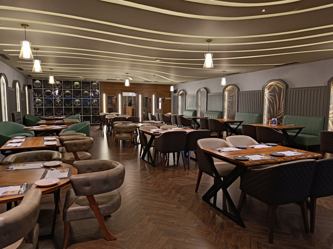 Food & Drinks 5, The Kings Park Grand, Chennai