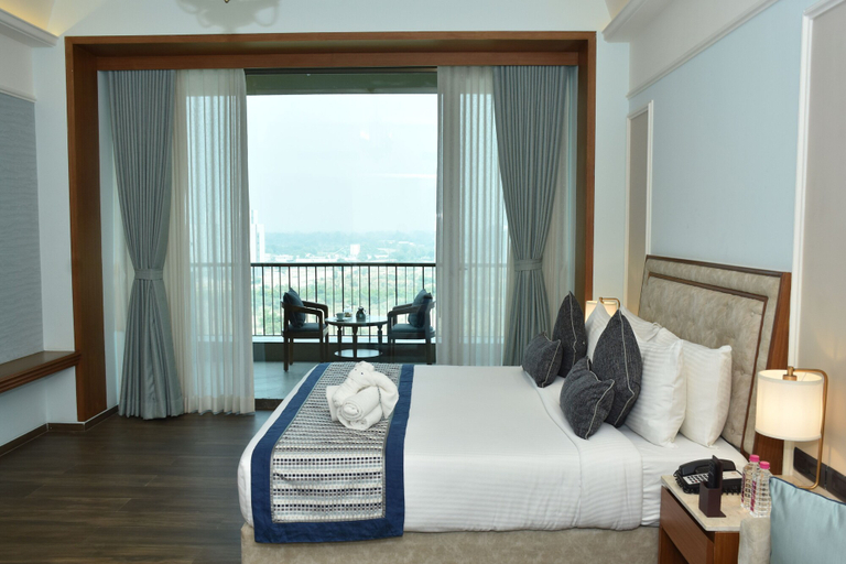 Bedroom 3, Gift City Club β a member of Radisson Individuals, Gandhinagar