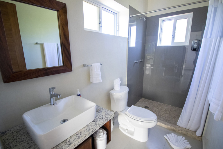 Bathroom 4, Viajero Sayulita Hostel, Compostela