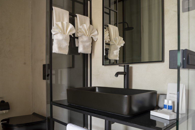 Bathroom 5, Moro Inn, Lumbarda