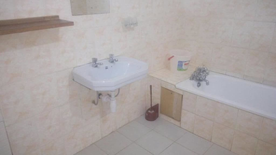 Bathroom 4, Nuel Residence entebbe, Entebbe