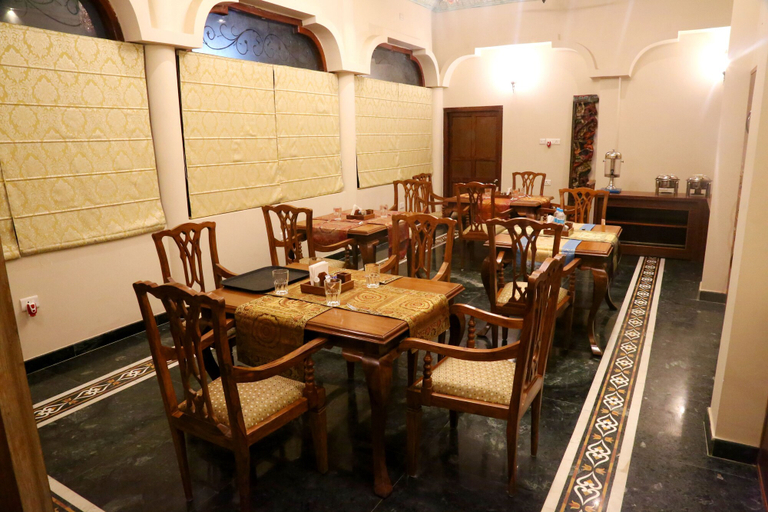 Food & Drinks 5, Vijaigarh kothi, Varanasi